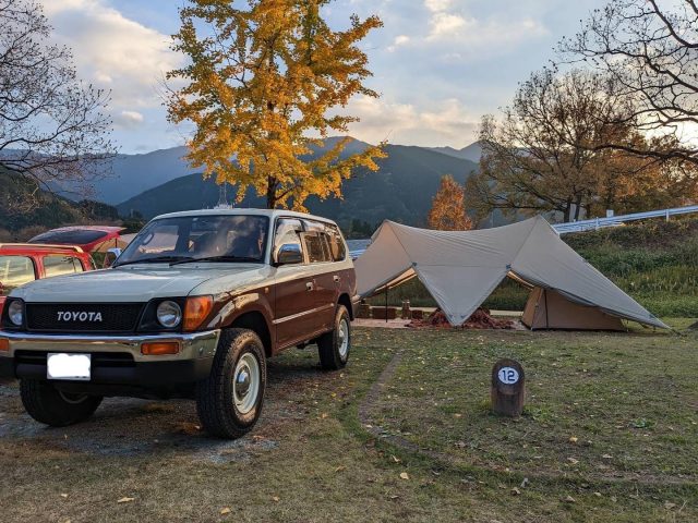 昨年納車した、
「ランクルプラド95 丸目ナロースタイル　ブラウン×アイボリーツートン」のオーナー様から、
「ランクルプラド95」×「キャンプ」の、
とてもGoodな写真が届いたので紹介します(^^)
今後ともファミリー皆さんでプラドライフを楽しんで下さいねぇ〜♪

#good #写真 #紹介 
#キャンプ #アウトドア 
#山 #山遊び 
#ランクルプラド95 #95プラド 
#お似合い #いい写真 
#今後 とも#ファミリー #皆さん で
#プラドライフ を#楽しんで 
#ください 
#ランクルのある生活 
#プラドのある生活 
#ランクルのある風景 
#プラドのある風景 
#キャンプのある暮らし 
#ランドクルーザー #ランクル 
#ランクルプラド #プラド 
#かっこいい #おしゃれ 
#絵になる #絵になる風景