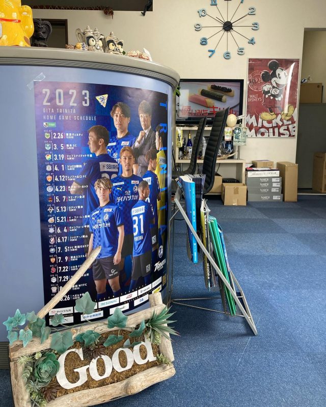 大分トリニータのポスター頂きました♪
頑張れ！J1昇格！(^^)

#大分トリニータ #トリニータ 
#trinita #サッカー 
#頑張れ #目指せ #j1 #昇格 
#jリーグ #j2 
#今年 も#ビール #飲みながら 
#シダーセント の#カレー #食べながら 
#レゾナックドーム に
#応援 #観戦 に#行こう 
#good #大分 
#ランドクルーザー #ランクル 
#ランクルプラド #プラド 
#ランクルプラド78 #78プラド 
#ランクルのある風景 
#トリニータのある風景
